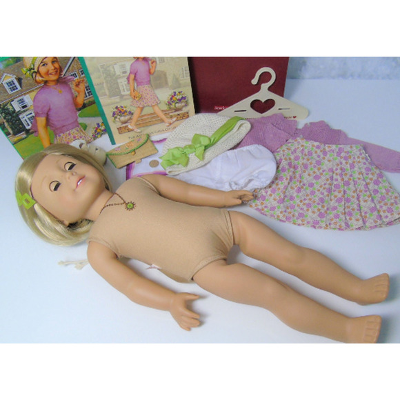 VTG American Girl 18" KIT DOLL + Meet Outfit Accessories Necklace Coin Hat Box - Picture 9 of 14
